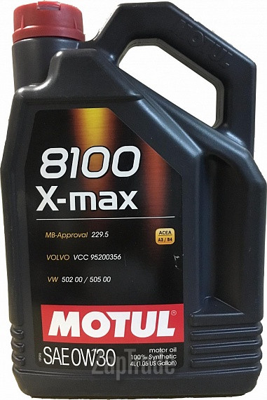 ������ �������� ����� Motul 8100 X-max,  � ��������-�������� � ������